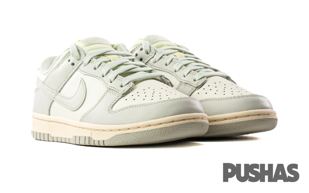 Dunk Low 'Light Bone' Women's