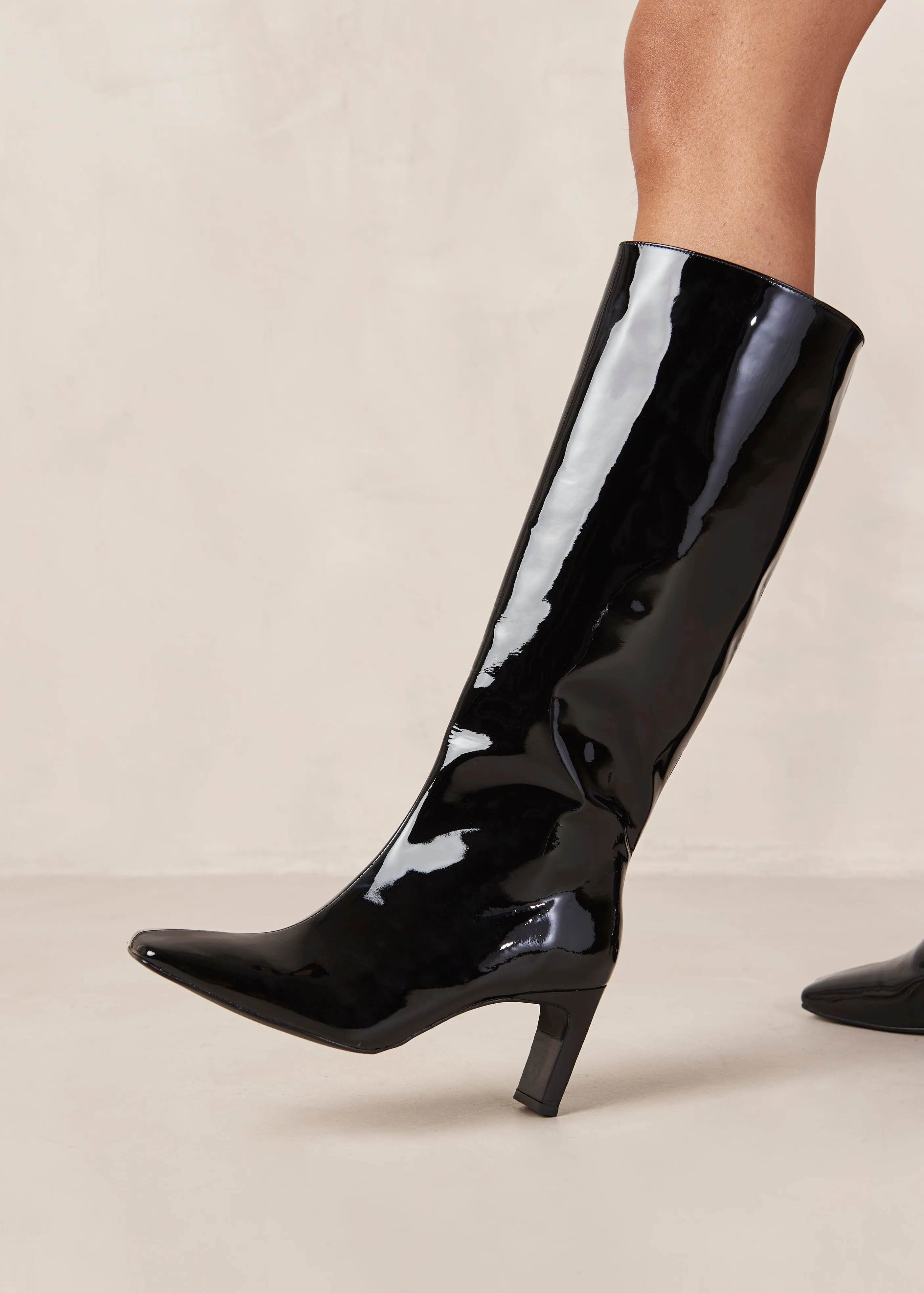 Isobel Onix Black Leather Boots